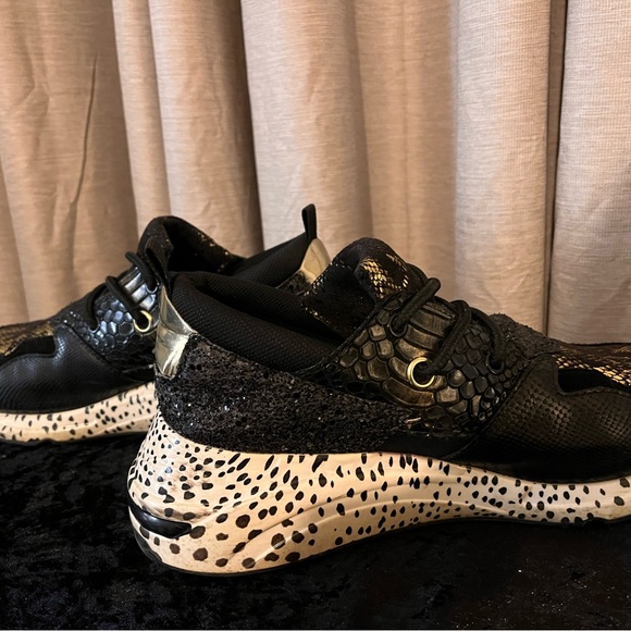 Upper black and gold snake print with polka dot black and white sole. - Picture 13 of 13